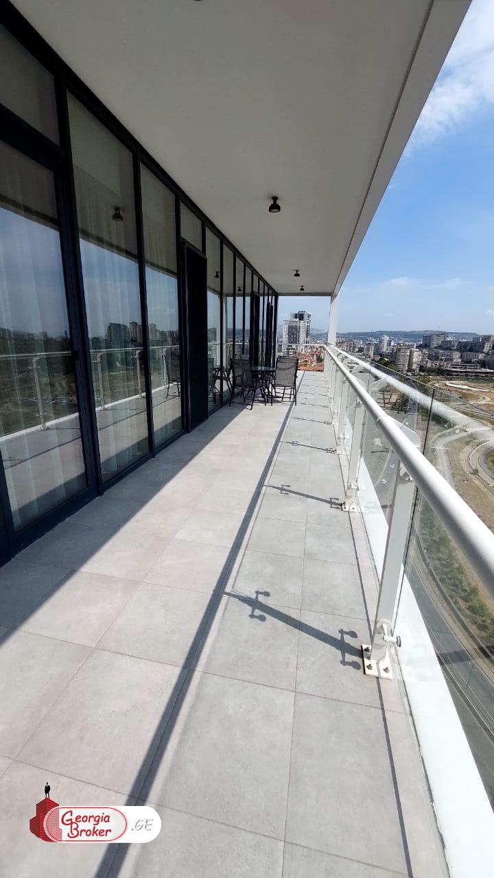 იყიდება ახალი გარემონტებული 5 ოთახიანი ბინა   ვაკეში